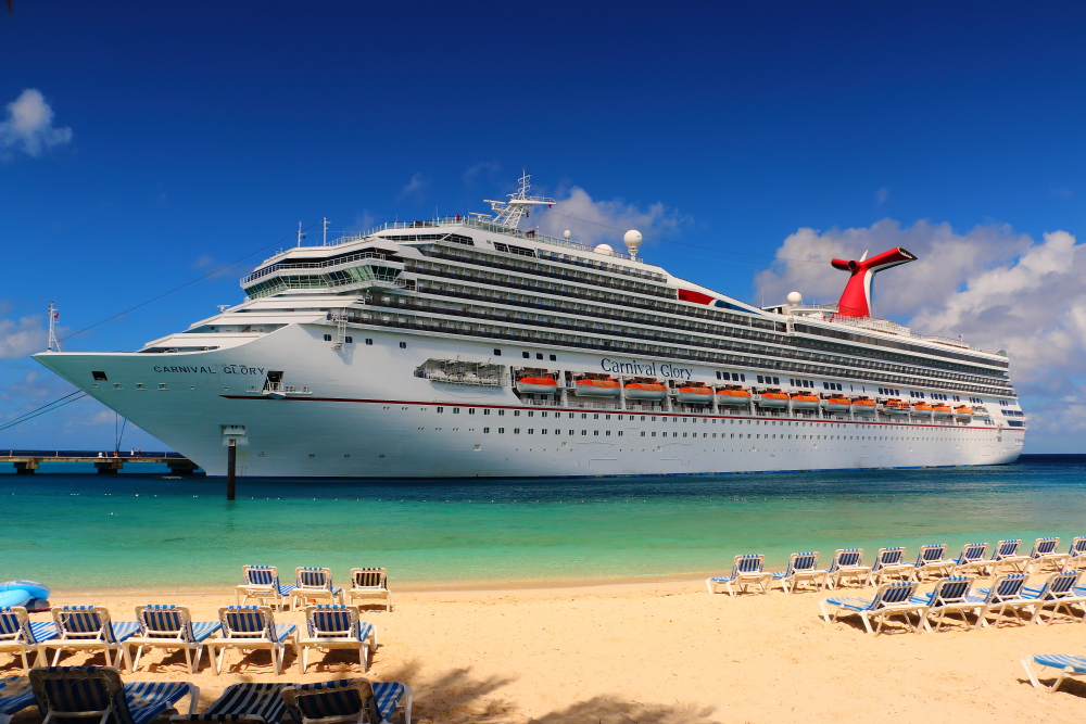 CARNIVAL GLORY  ****